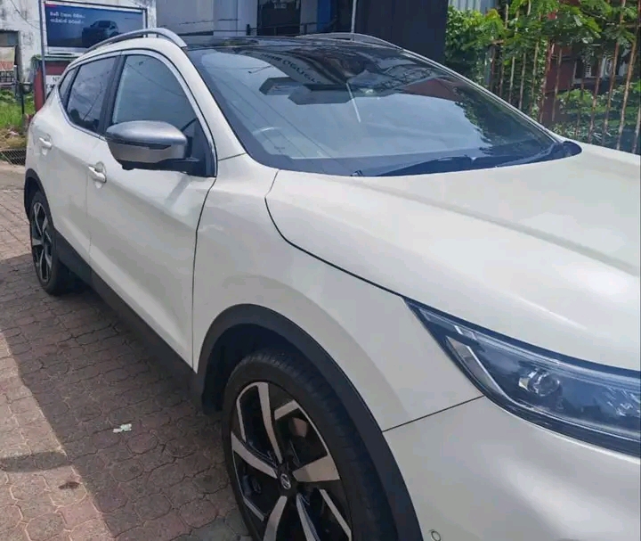 Nissan Qashqai 2018 - பயன்படுத்தப்பட்டது SUV sale in Sri Lanka - patpat.lk