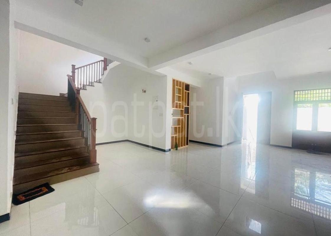House for Sale in Talawatugoda