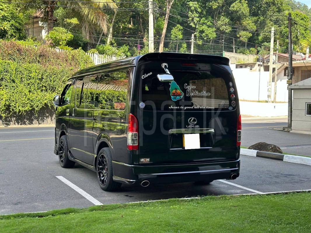 Toyota Hiace 2007 - பயன்படுத்தப்பட்டது வேன் sale in Sri Lanka - patpat.lk