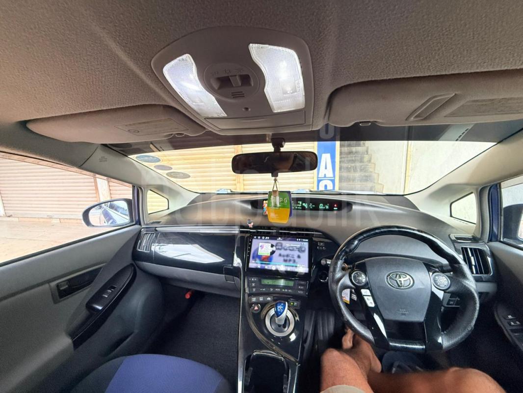 Toyota Prius 2010 - பயன்படுத்தப்பட்டது கார் sale in Sri Lanka - patpat.lk