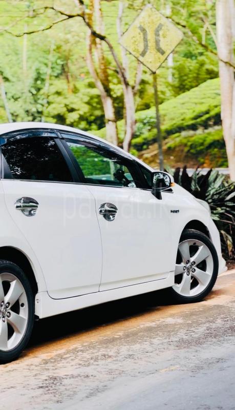 Toyota Prius 2013 - பயன்படுத்தப்பட்டது கார் sale in Sri Lanka - patpat.lk