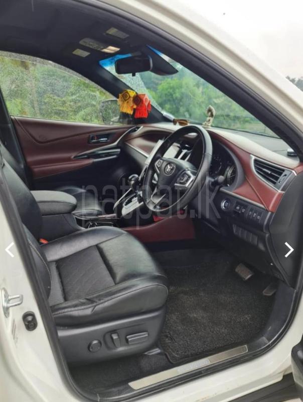 Toyota Harrier 2017 - பயன்படுத்தப்பட்டது SUV sale in Sri Lanka - patpat.lk