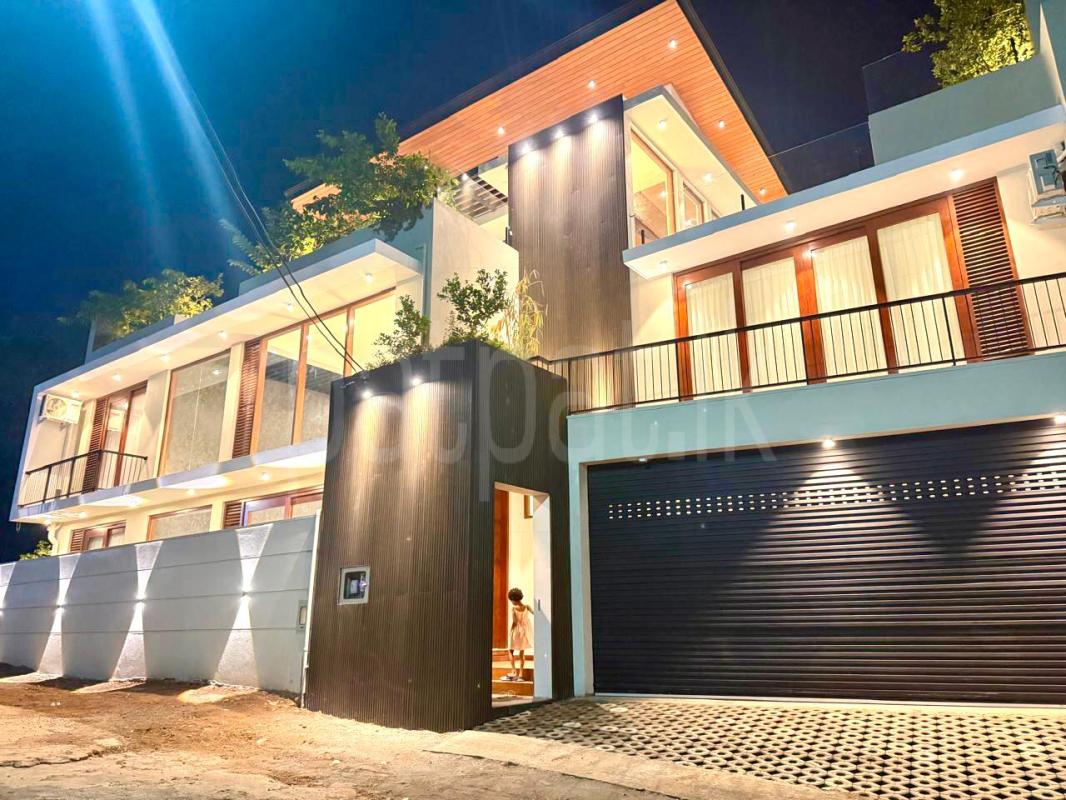 House for Sale in Boralesgamuwa