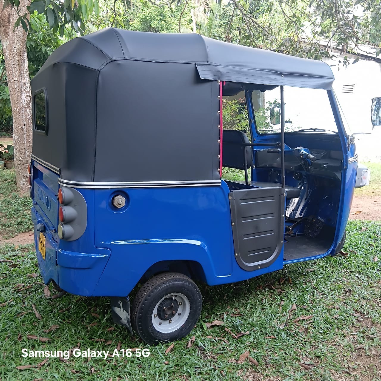 Piaggio Three Wheel 2014 - பயன்படுத்தப்பட்டது முச்சக்கர வண்டி sale in Sri Lanka - patpat.lk