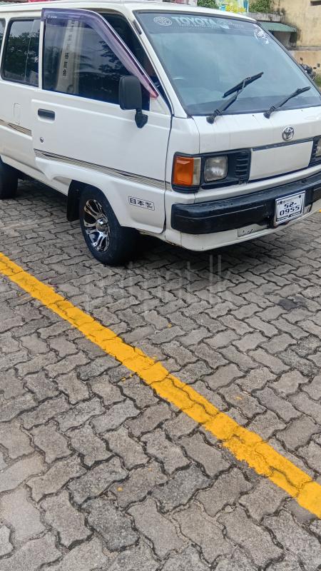 Toyota LiteAce 1986 - பயன்படுத்தப்பட்டது வேன் sale in Sri Lanka - patpat.lk