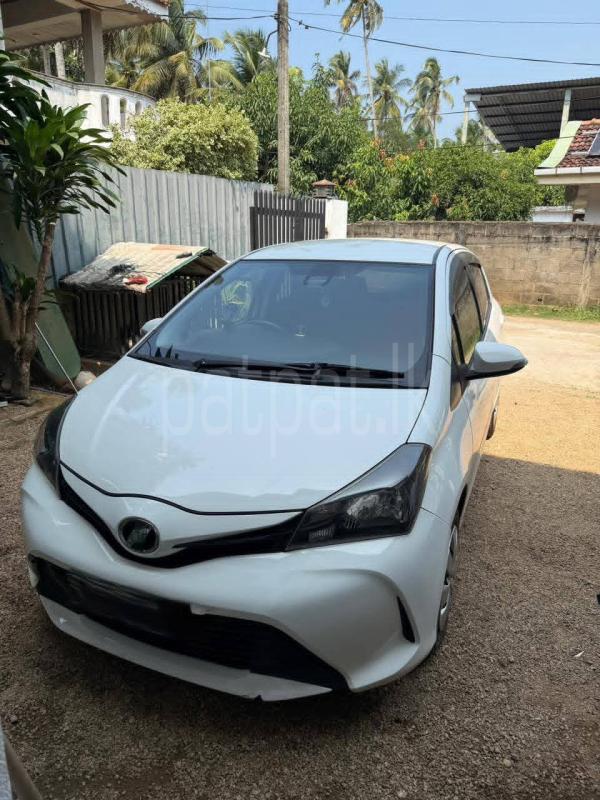 Toyota Vitz 2016 - பயன்படுத்தப்பட்டது கார் sale in Sri Lanka - patpat.lk