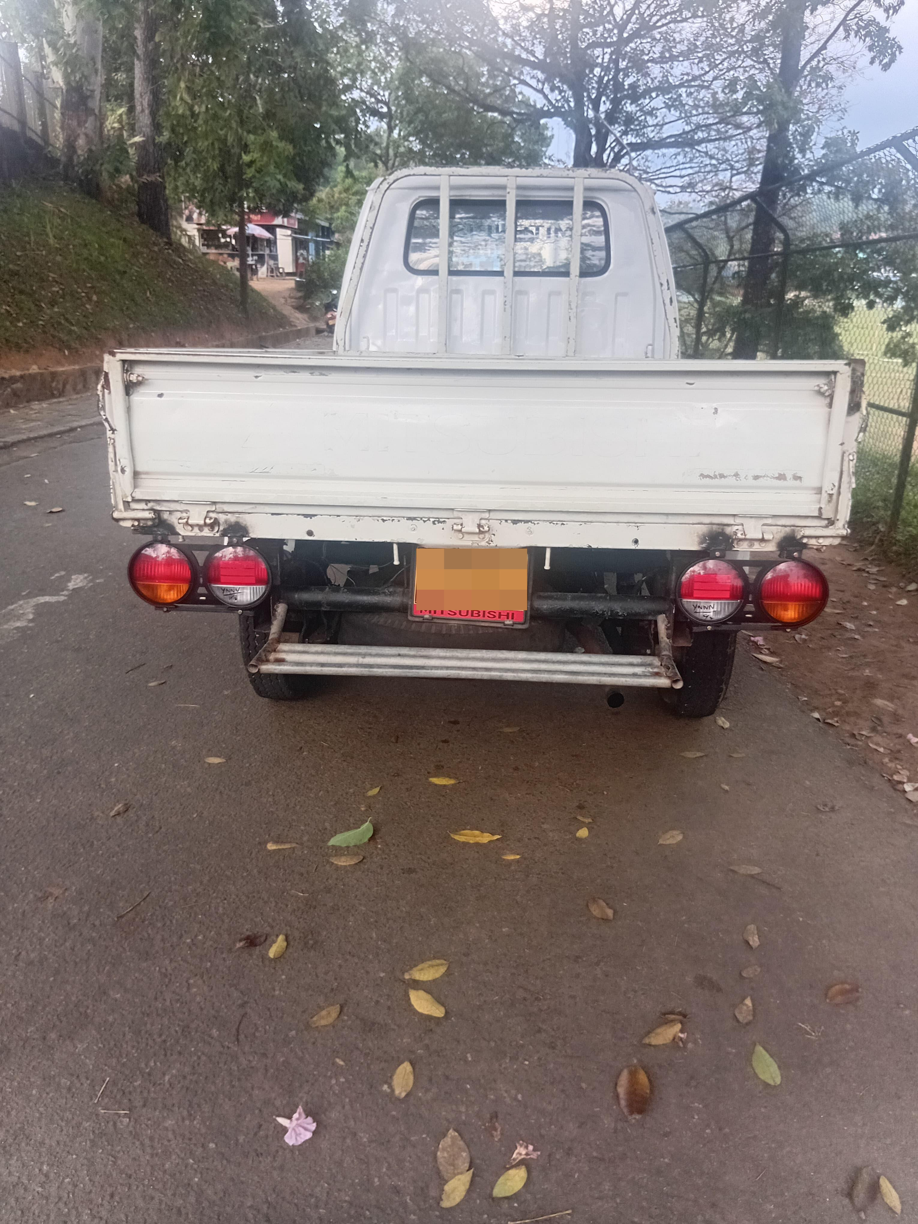 Mitsubishi L300 1985 - Used Truck sale in Sri Lanka - patpat.lk