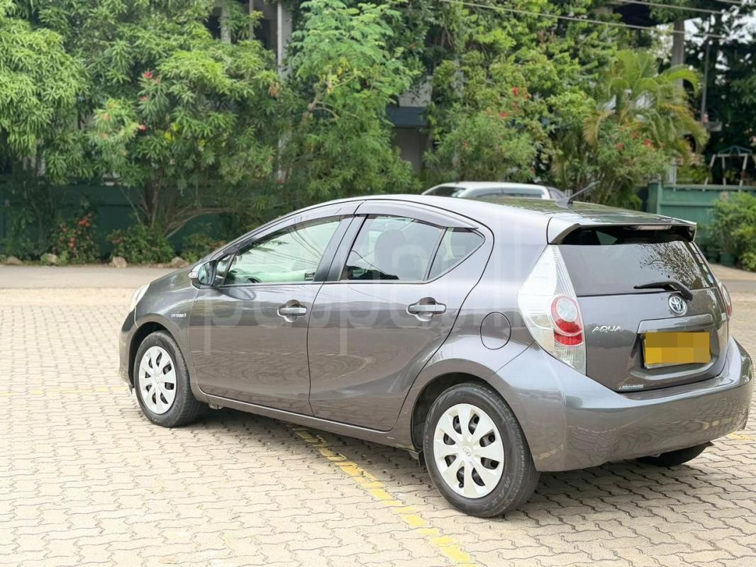 Toyota Aqua 2014 - பயன்படுத்தப்பட்டது கார் sale in Sri Lanka - patpat.lk