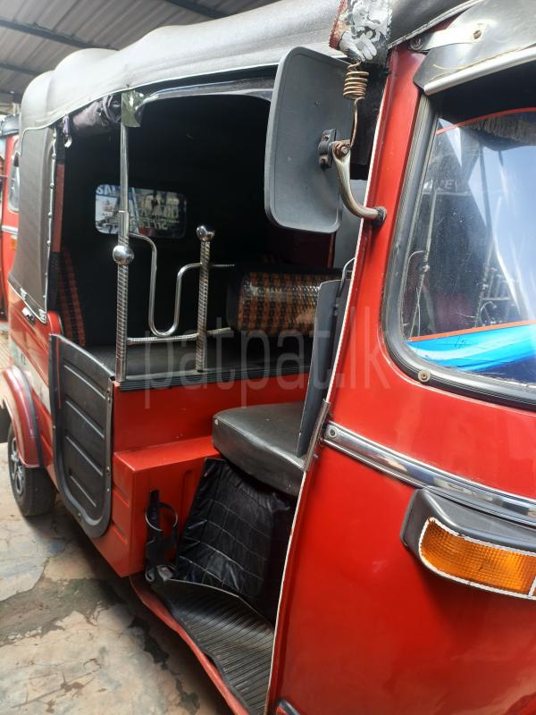 Bajaj 2 stroke 2006 - பயன்படுத்தப்பட்டது முச்சக்கர வண்டி sale in Sri Lanka - patpat.lk