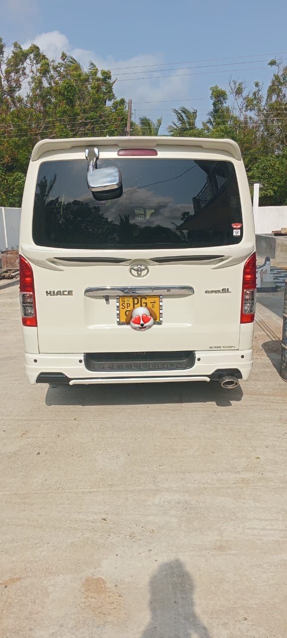 Toyota Hiace 2007 - பயன்படுத்தப்பட்டது வேன் sale in Sri Lanka - patpat.lk