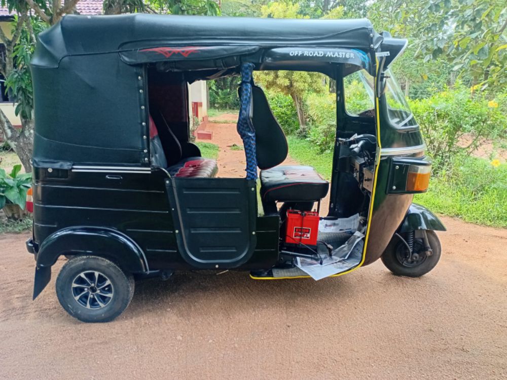 Bajaj Three Wheel 2012 - பயன்படுத்தப்பட்டது முச்சக்கர வண்டி sale in Sri Lanka - patpat.lk