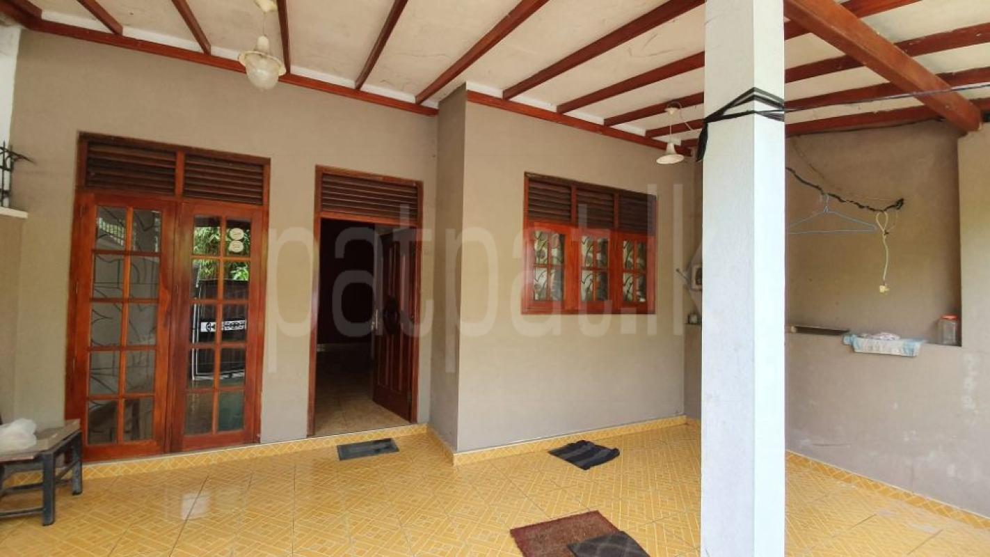 House for Sale in Kotikawatta ads-image-1