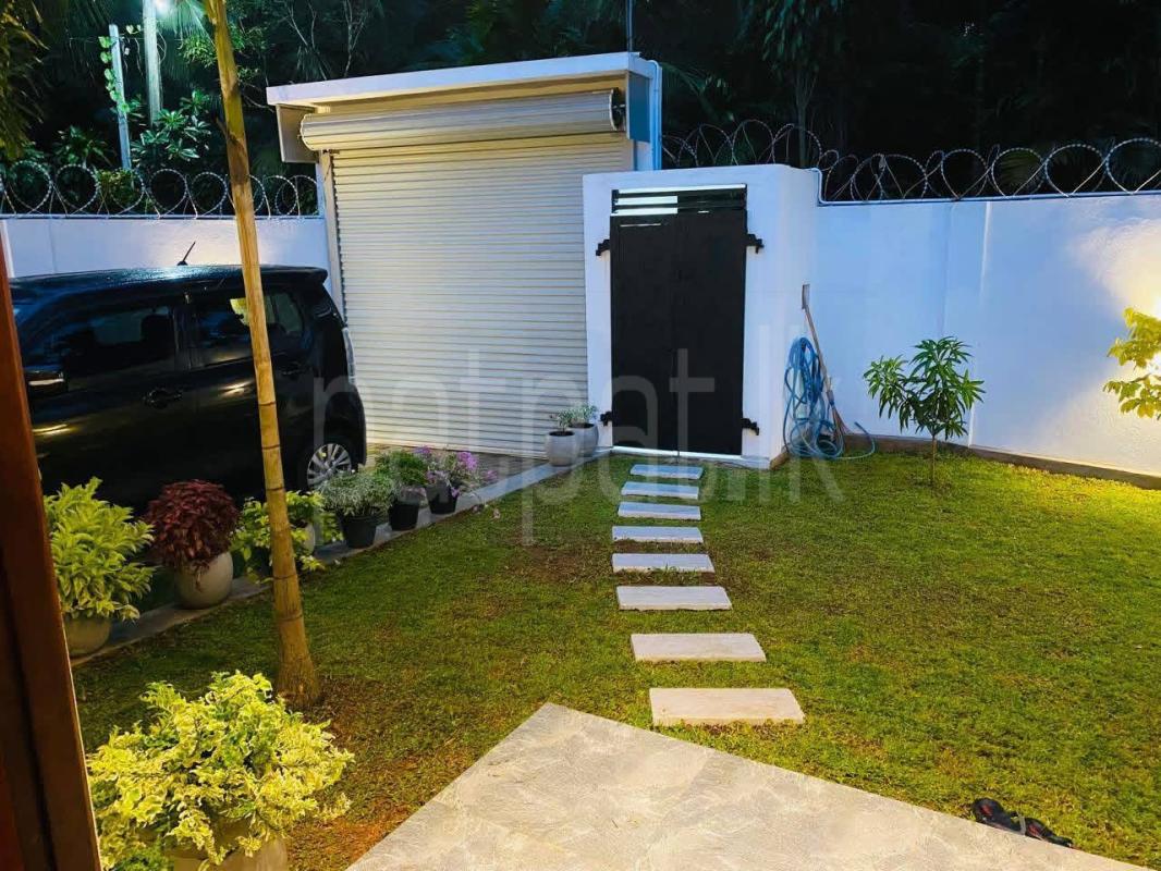 House for Sale in Athurugiriya