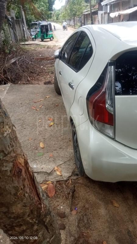 Toyota Aqua 2012 - பயன்படுத்தப்பட்டது கார் sale in Sri Lanka - patpat.lk