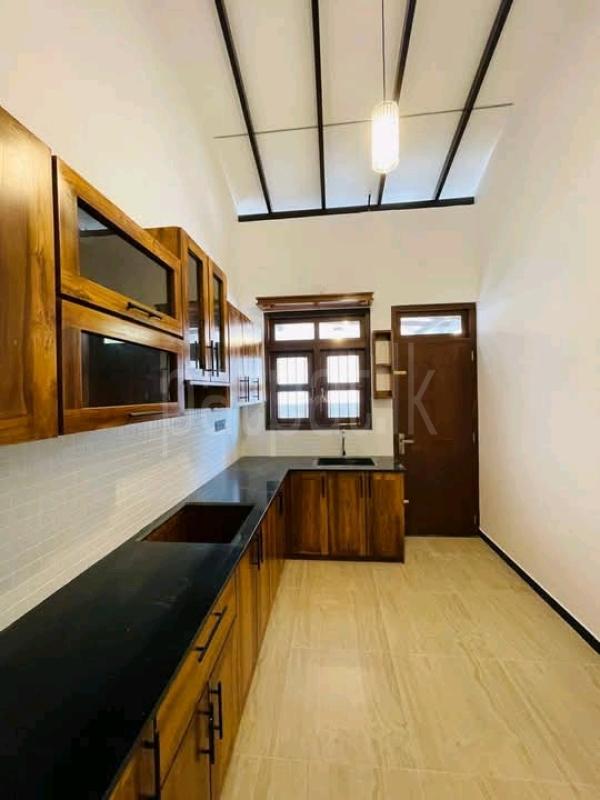 House for Sale in Athurugiriya