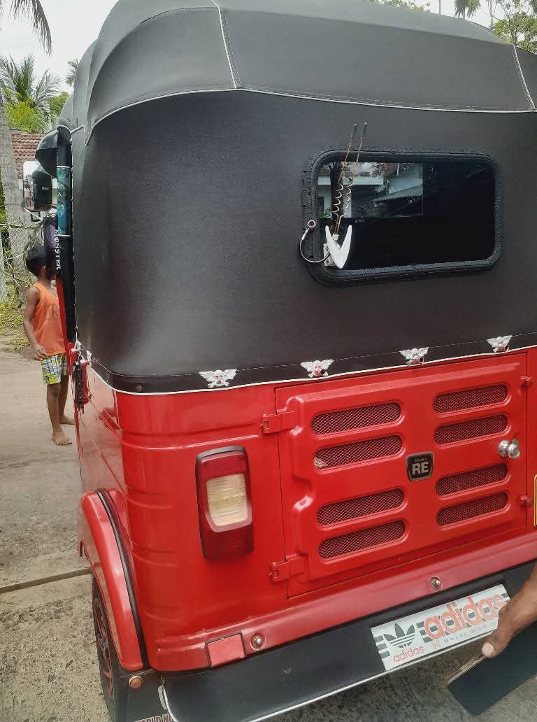 Bajaj Three Wheel 2016 - பயன்படுத்தப்பட்டது முச்சக்கர வண்டி sale in Sri Lanka - patpat.lk