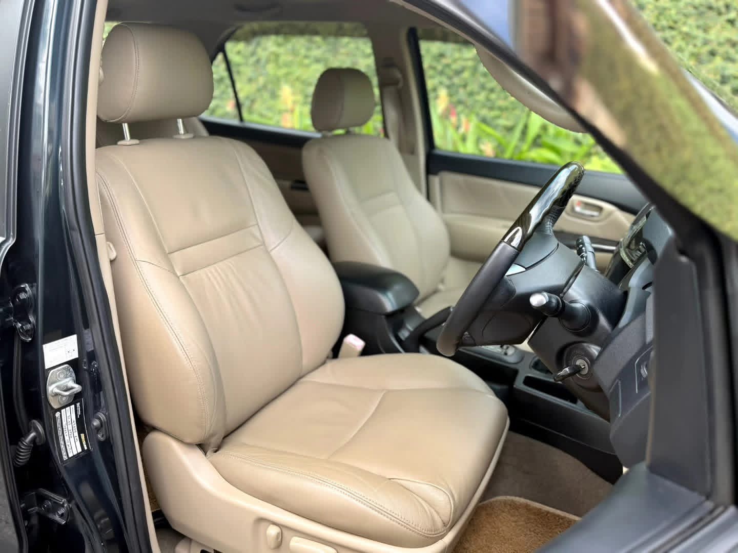 Toyota Fortuner 2013 - பயன்படுத்தப்பட்டது SUV sale in Sri Lanka - patpat.lk