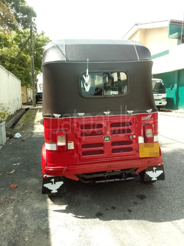 Bajaj Three Wheel 2019 - பயன்படுத்தப்பட்டது முச்சக்கர வண்டி sale in Sri Lanka - patpat.lk