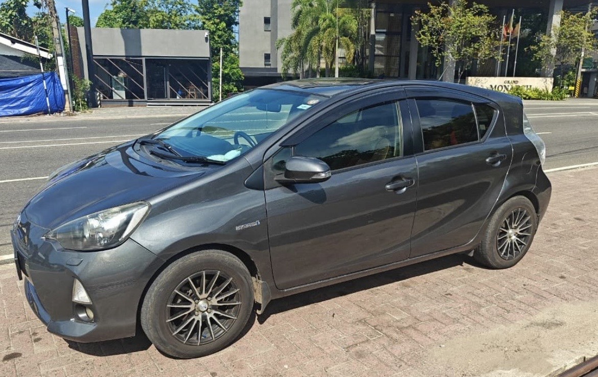 Toyota Aqua 2013 - Used Car sale in Sri Lanka - patpat.lk