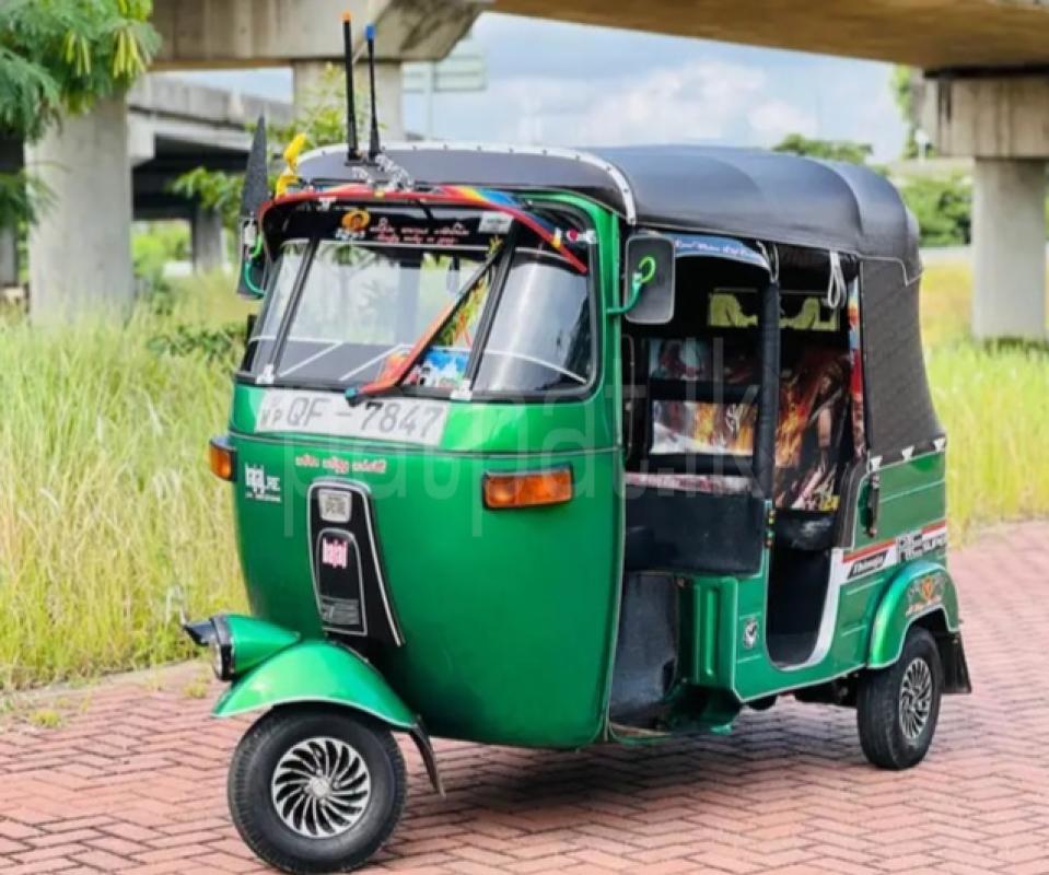 Bajaj 2 stroke 2006 - பயன்படுத்தப்பட்டது முச்சக்கர வண்டி sale in Sri Lanka - patpat.lk