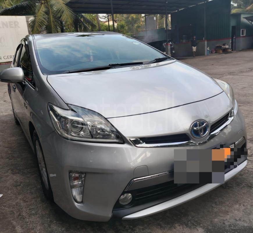 Toyota Prius 2014 - பயன்படுத்தப்பட்டது கார் sale in Sri Lanka - patpat.lk