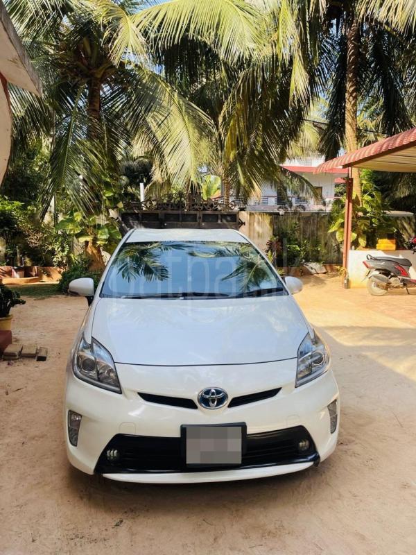 Toyota Prius 2014 - பயன்படுத்தப்பட்டது கார் sale in Sri Lanka - patpat.lk