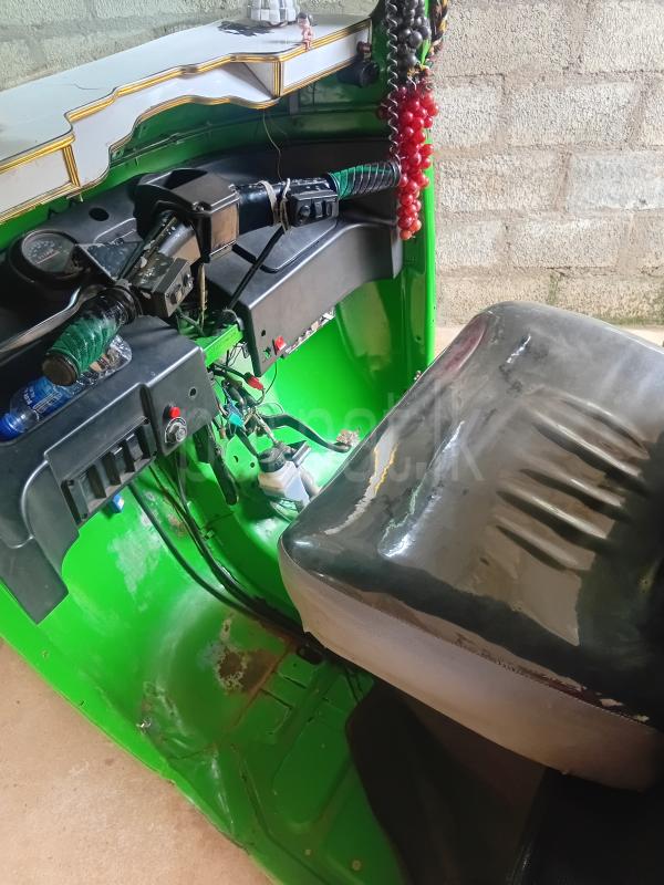 Bajaj Three Wheel 2009 - பயன்படுத்தப்பட்டது முச்சக்கர வண்டி sale in Sri Lanka - patpat.lk