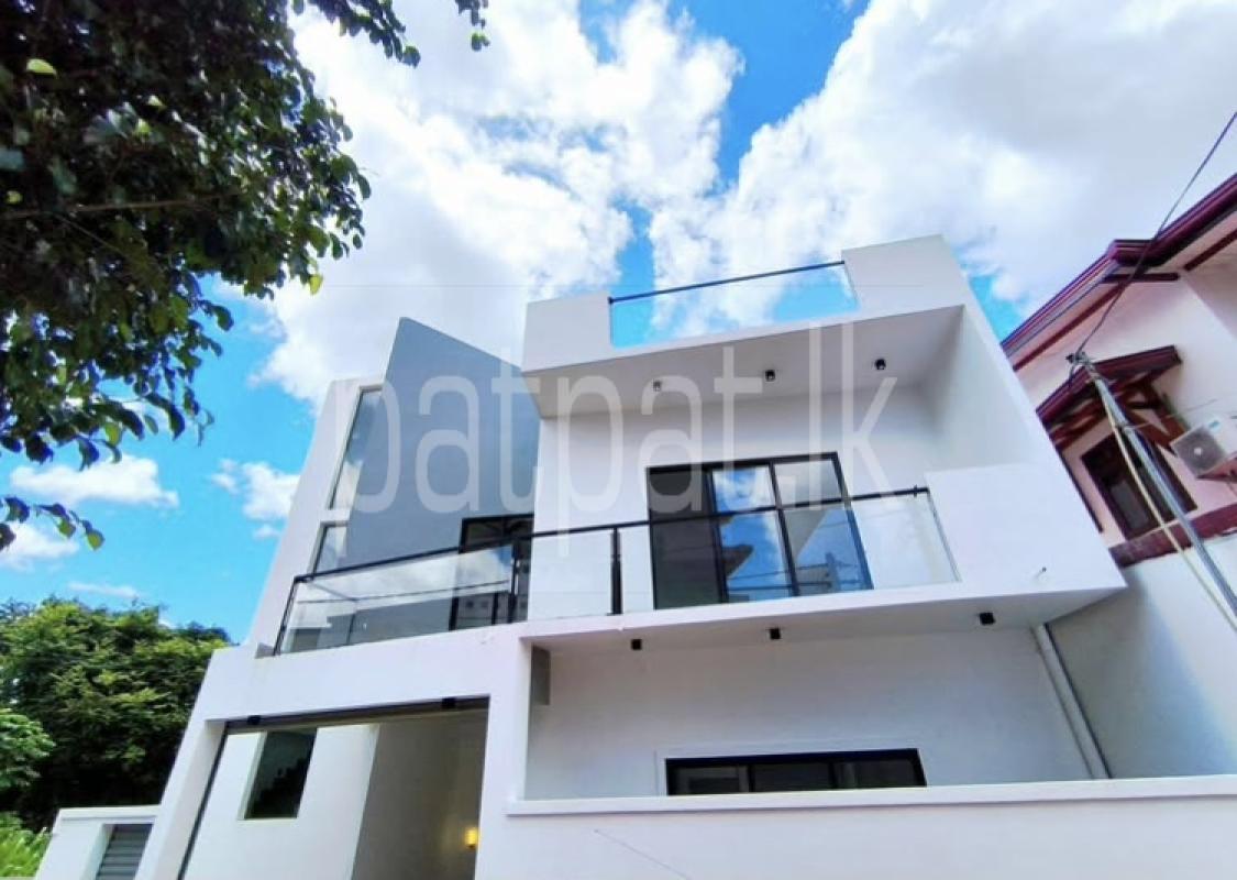 House for Sale in Athurugiriya