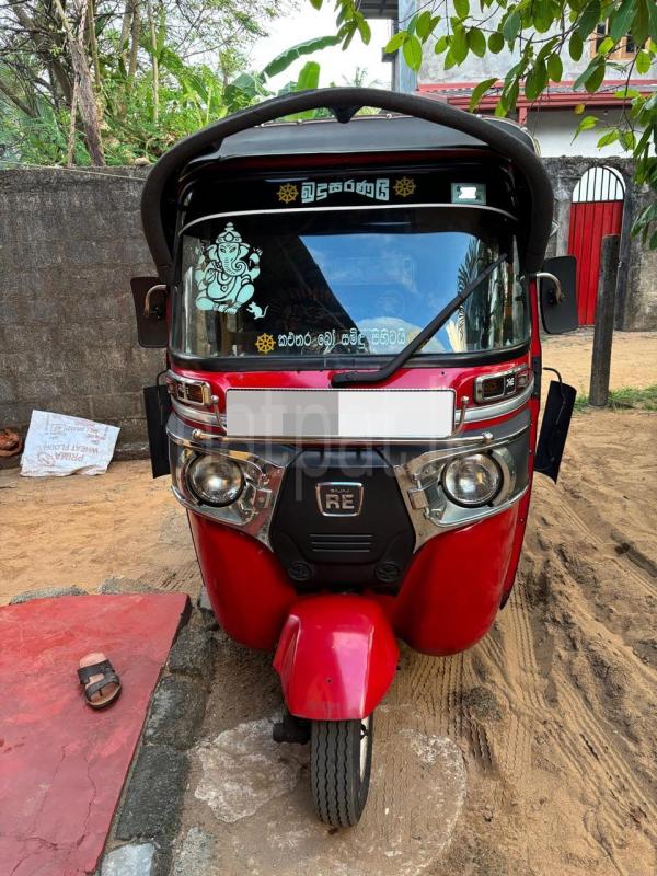 Bajaj Three Wheel 2015 - பயன்படுத்தப்பட்டது முச்சக்கர வண்டி sale in Sri Lanka - patpat.lk