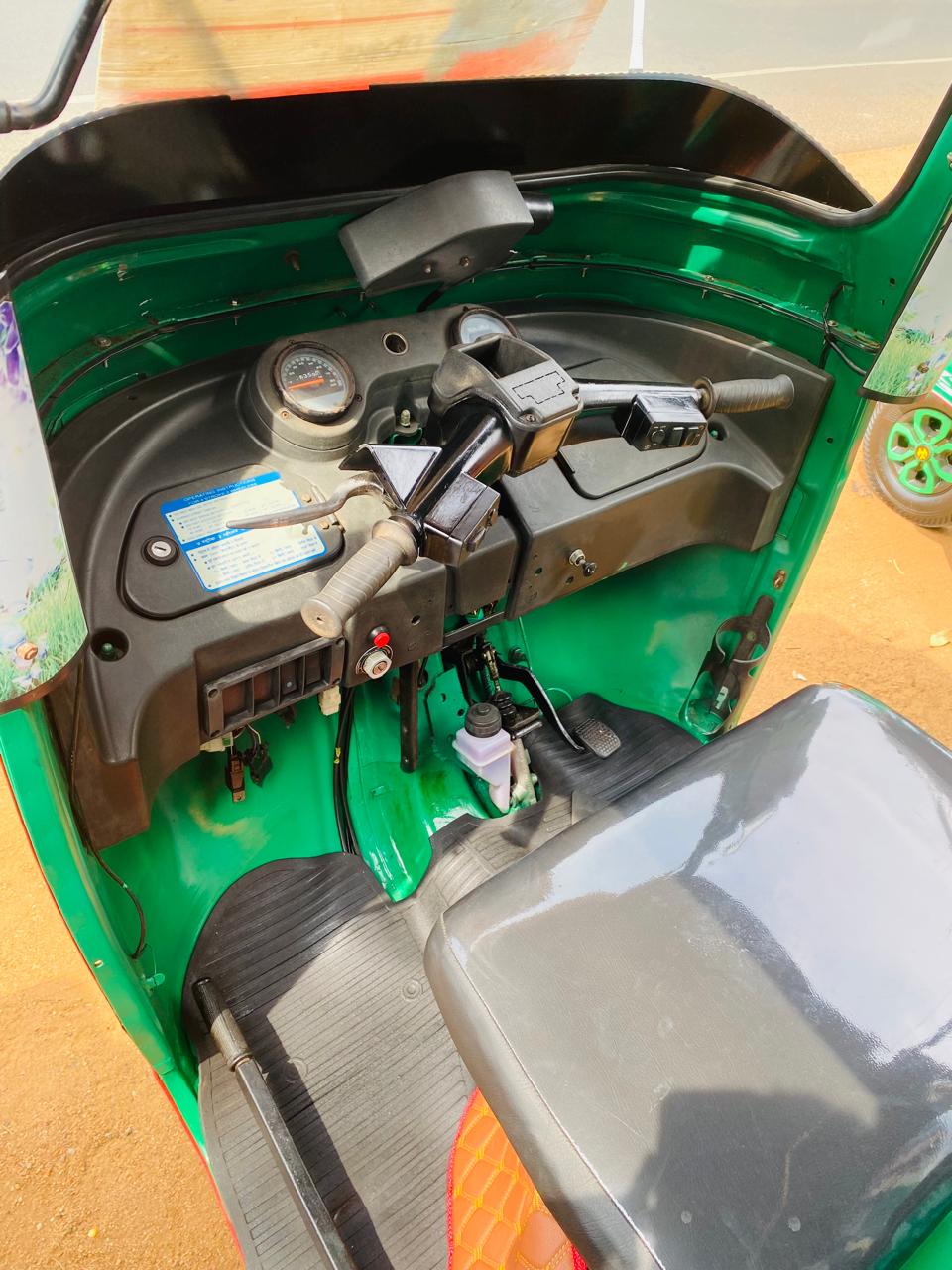 Bajaj Three Wheel 2012 - භාවිතා කරන ලද ත්‍රිරෝද රථය sale in Sri Lanka - patpat.lk