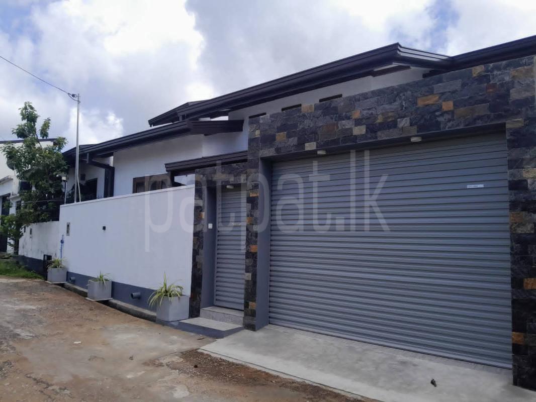 House for Sale in Athurugiriya