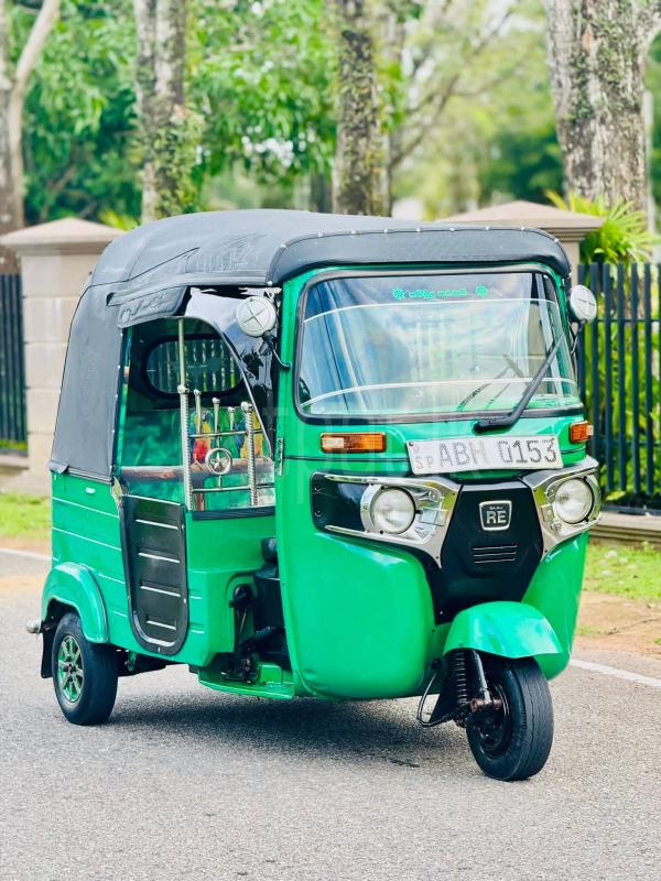 Bajaj Three Wheel 2015 - பயன்படுத்தப்பட்டது முச்சக்கர வண்டி sale in Sri Lanka - patpat.lk