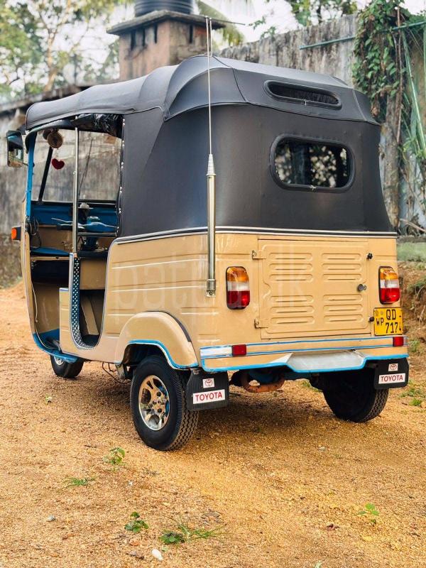 Bajaj Three Wheel 2006 - பயன்படுத்தப்பட்டது முச்சக்கர வண்டி sale in Sri Lanka - patpat.lk
