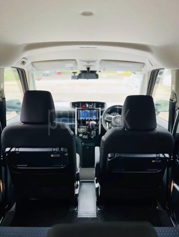 Toyota Roomy 2023 - சான்றளிக்கப்பட்டது வேன் sale in Sri Lanka - patpat.lk