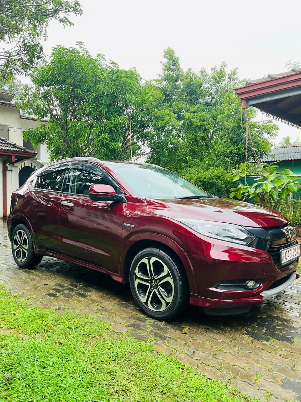 Honda Vezel 2014 - பயன்படுத்தப்பட்டது SUV sale in Sri Lanka - patpat.lk