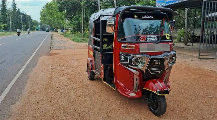 Bajaj 4 stroke 2016 - Used Three wheeler sale in Sri Lanka - patpat.lk