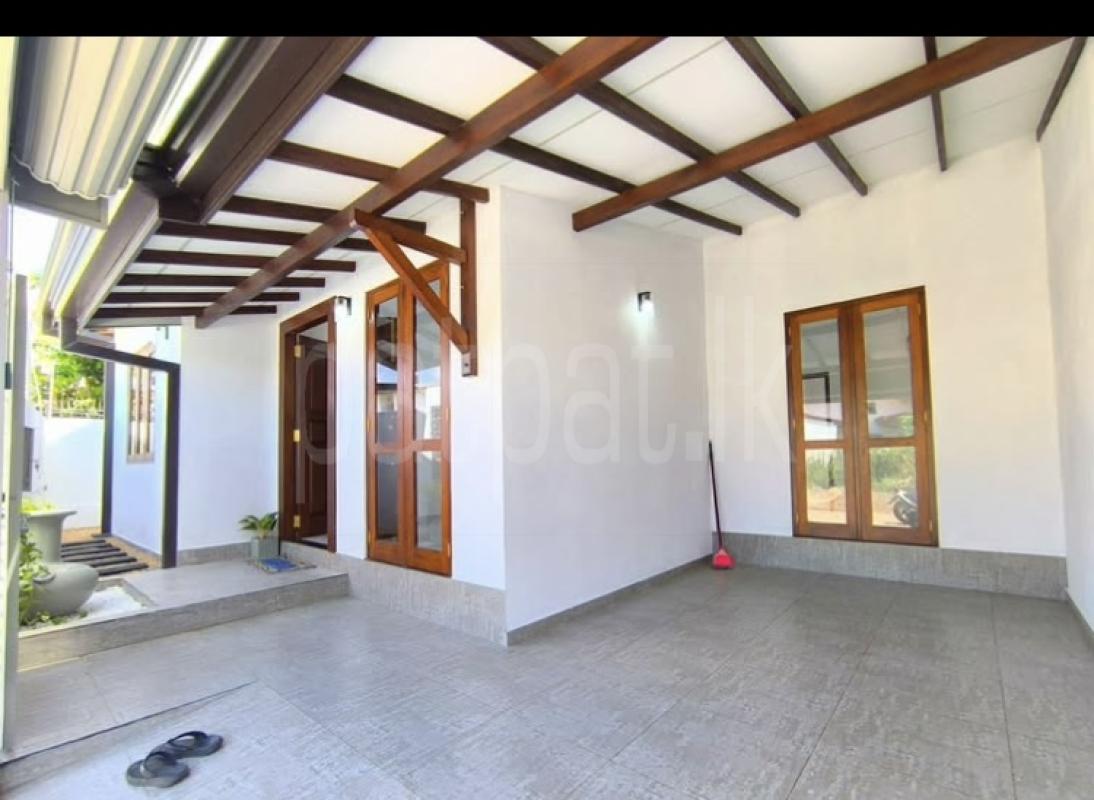House for Sale in Athurugiriya