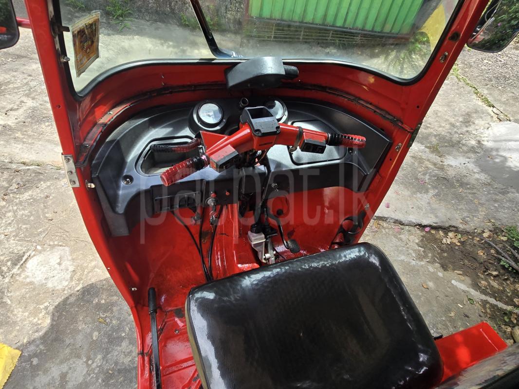 Bajaj 4 stroke 2011 - Used Three wheeler sale in Sri Lanka - patpat.lk