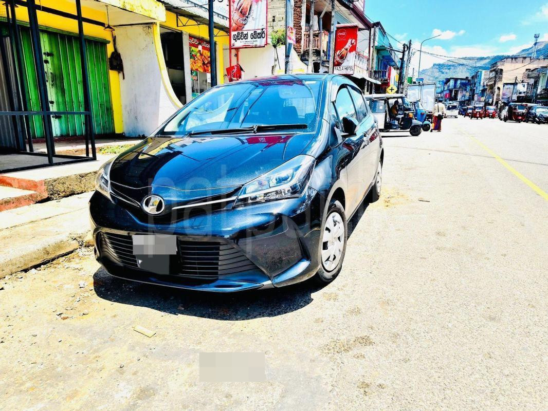 Toyota Vitz 2017 - பயன்படுத்தப்பட்டது கார் sale in Sri Lanka - patpat.lk