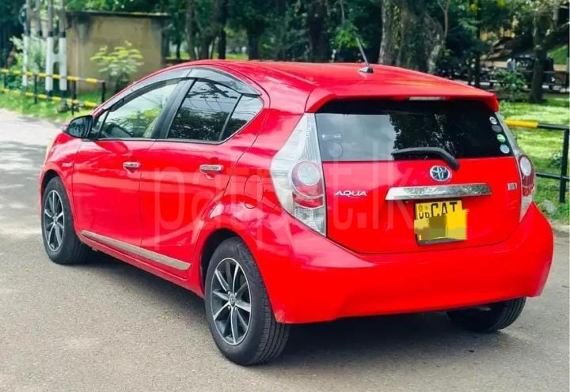 Toyota Aqua 2013 - பயன்படுத்தப்பட்டது கார் sale in Sri Lanka - patpat.lk