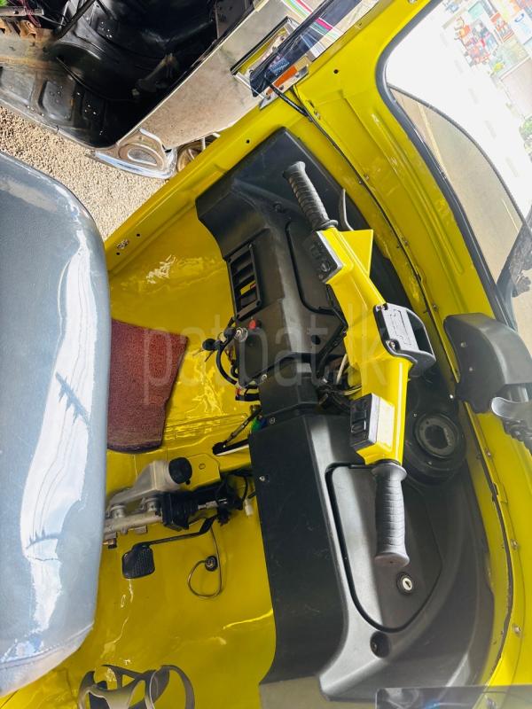 Bajaj Three Wheel 2011 - பயன்படுத்தப்பட்டது முச்சக்கர வண்டி sale in Sri Lanka - patpat.lk