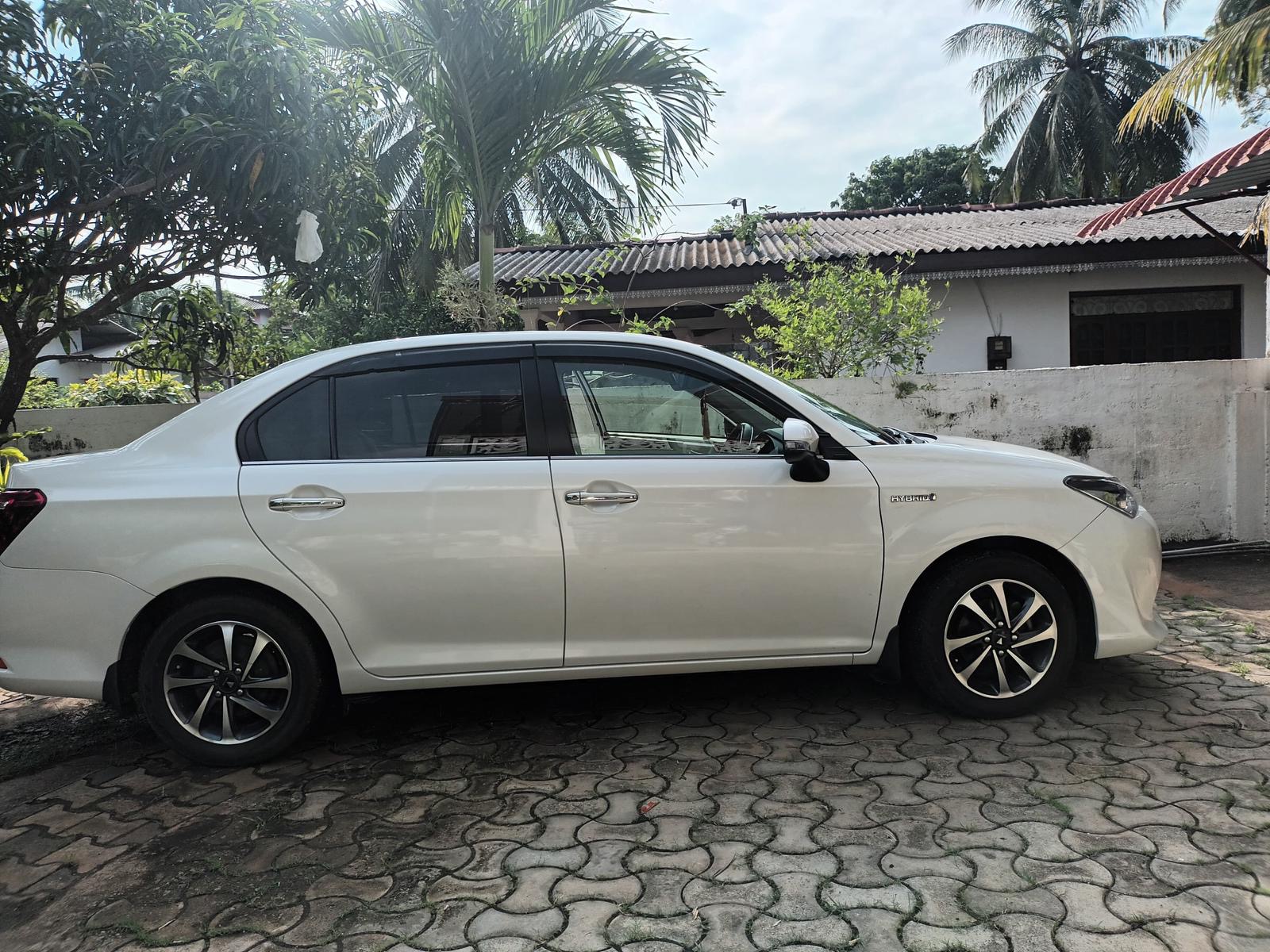 Toyota Axio 2015 - භාවිතා කරන ලද කාර් sale in Sri Lanka - patpat.lk