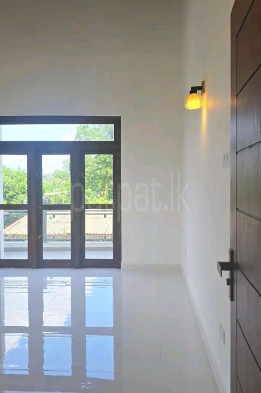 House for Sale in Athurugiriya