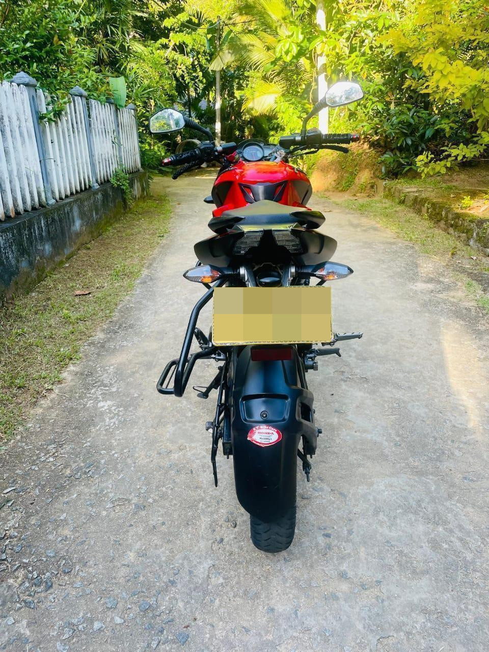Bajaj Pulsar 2017 - பயன்படுத்தப்பட்டது பைக் sale in Sri Lanka - patpat.lk
