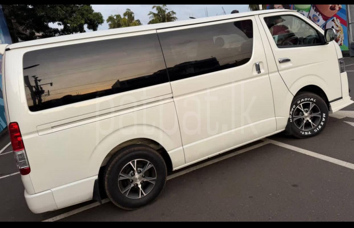 Toyota Hiace 2017 - பயன்படுத்தப்பட்டது வேன் sale in Sri Lanka - patpat.lk