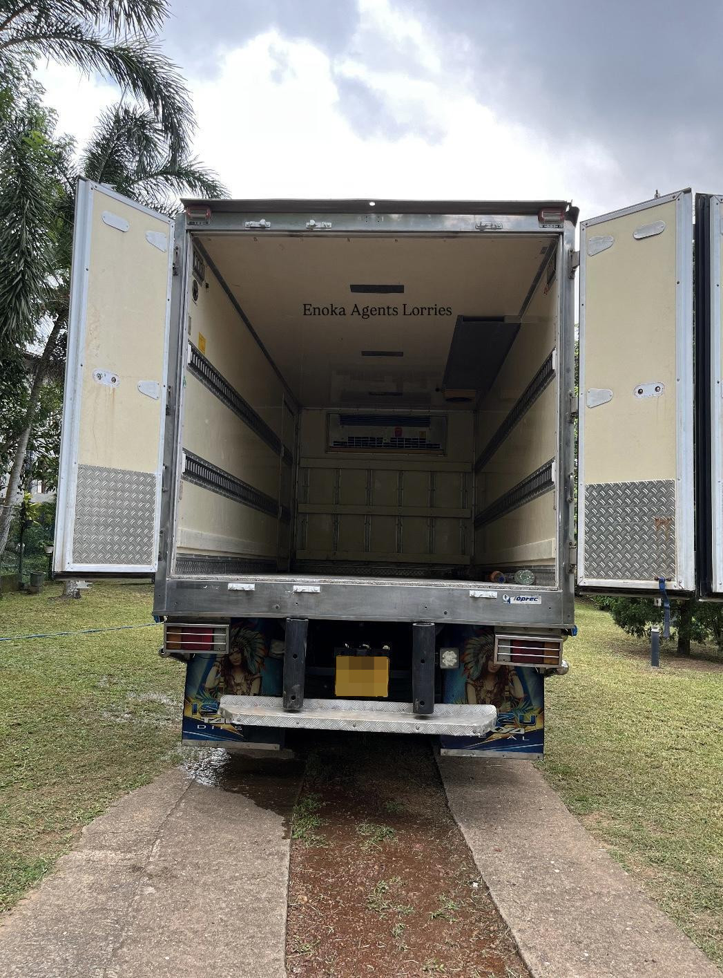 Isuzu ELF 2011 - Reconditioned Truck sale in Sri Lanka - patpat.lk
