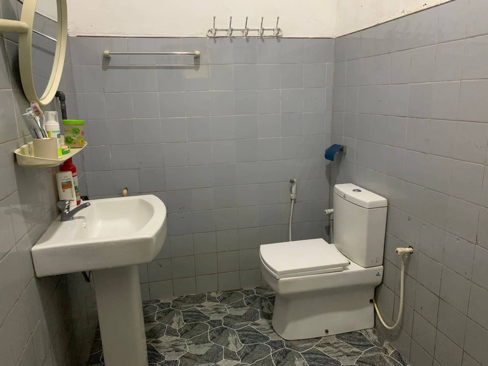 House for Sale in Adampan