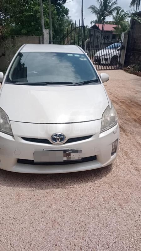 Toyota Prius 2010 - பயன்படுத்தப்பட்டது கார் sale in Sri Lanka - patpat.lk