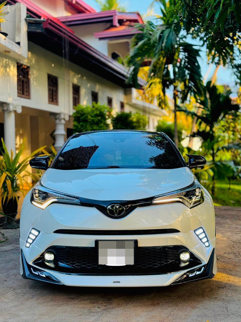 Toyota CHR 2018 - பயன்படுத்தப்பட்டது SUV sale in Sri Lanka - patpat.lk