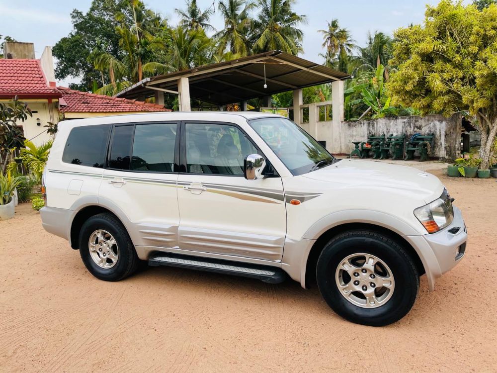 Mitsubishi Montero 2000 - பயன்படுத்தப்பட்டது SUV sale in Sri Lanka - patpat.lk